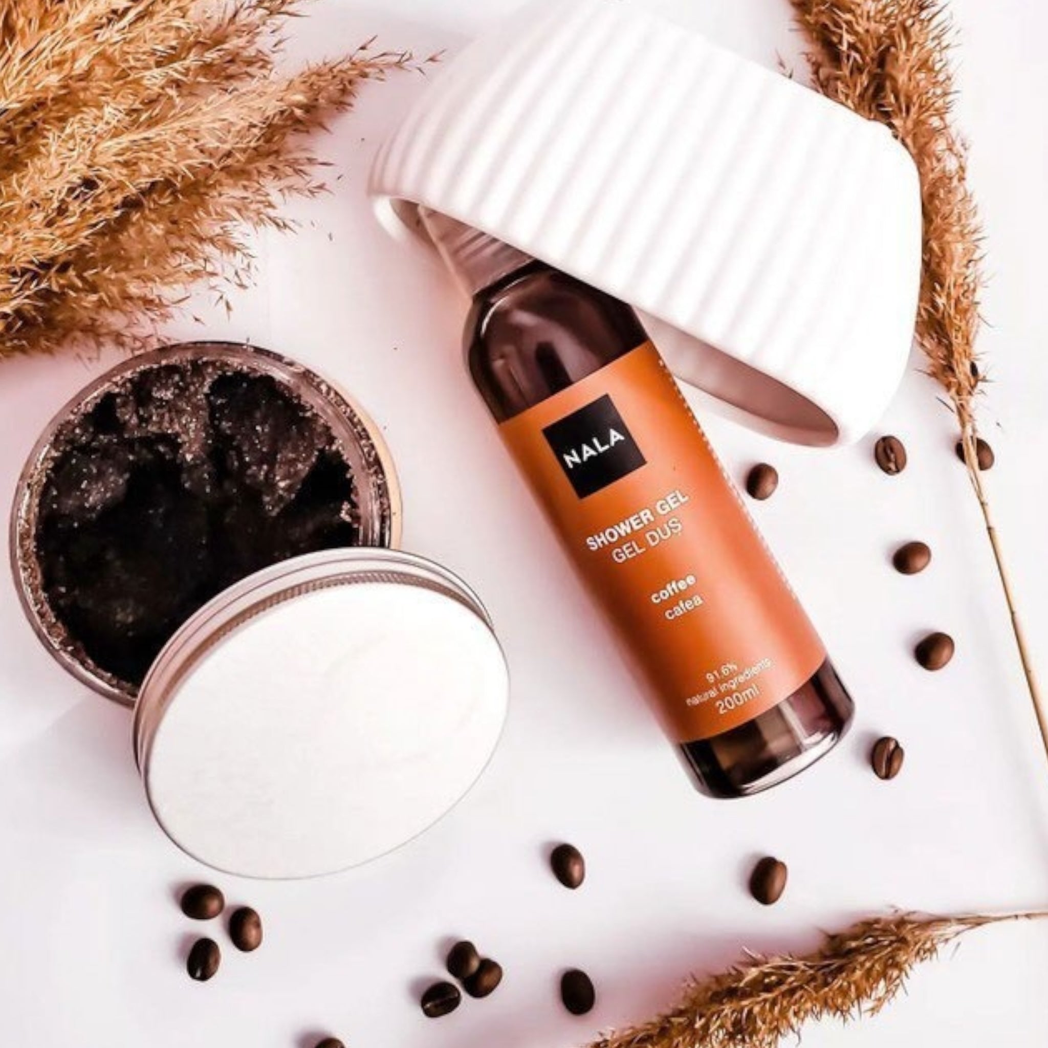 Scrub CAFEA - Nucă de Cocos & Vanilie