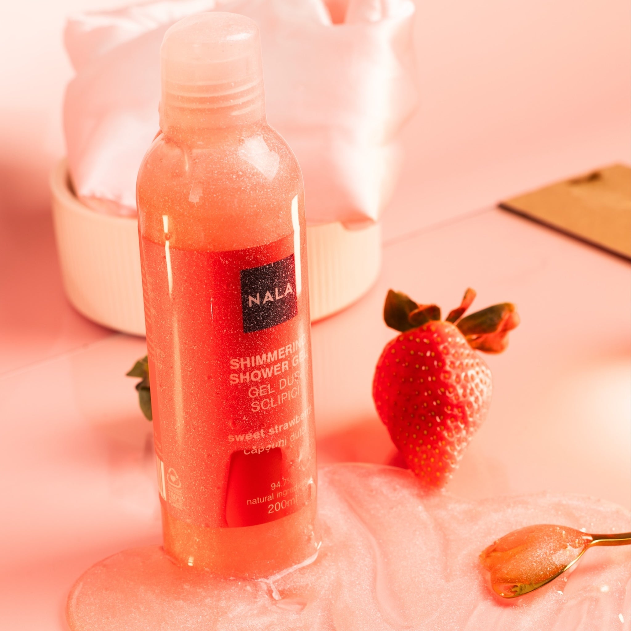 Gel de duș cu Sclipici - Căpșuni Dulci